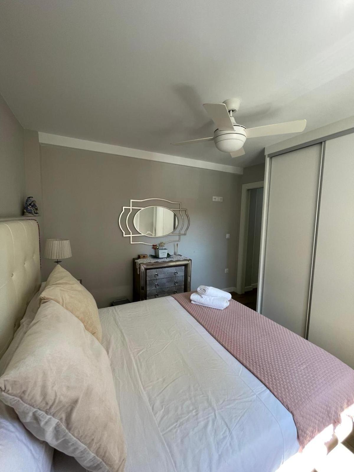 Cozy Room In Stylish Flat Just Steps From The Beach Cádiz Exterior foto