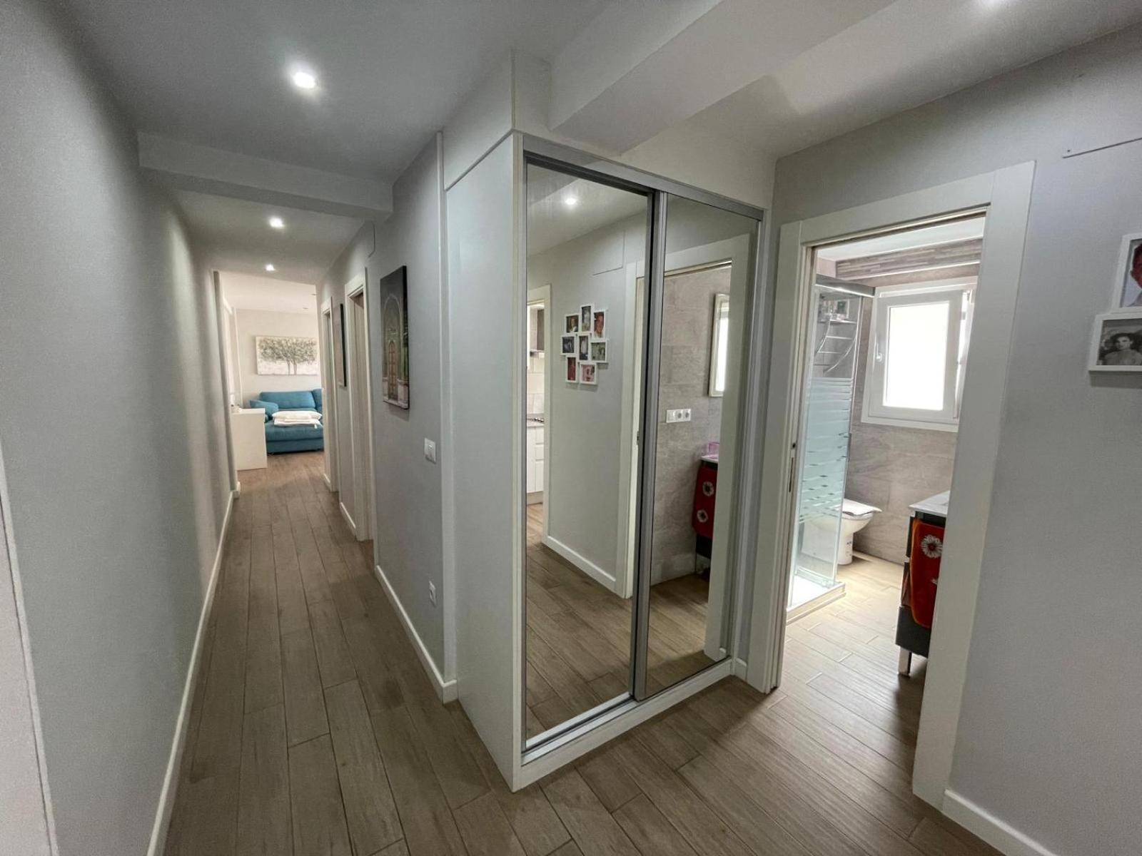 Cozy Room In Stylish Flat Just Steps From The Beach Cádiz Exterior foto