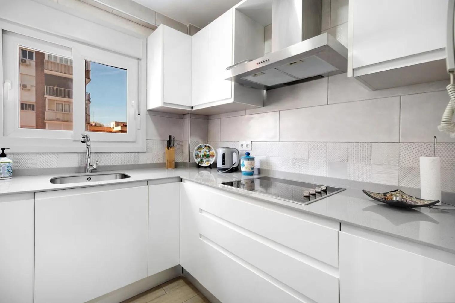 Cozy Room In Stylish Flat Just Steps From The Beach Cádiz Exterior foto